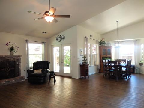 3926 E Auburn Dr, Visalia, CA 93292 photo 11