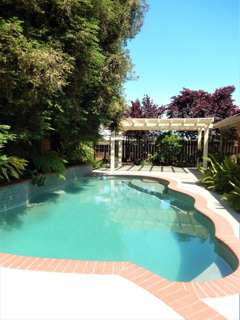 3926 E Auburn Dr, Visalia, CA 93292 photo 3