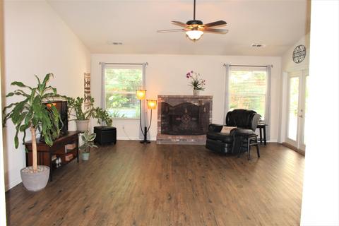 3926 E Auburn Dr, Visalia, CA 93292 photo 9