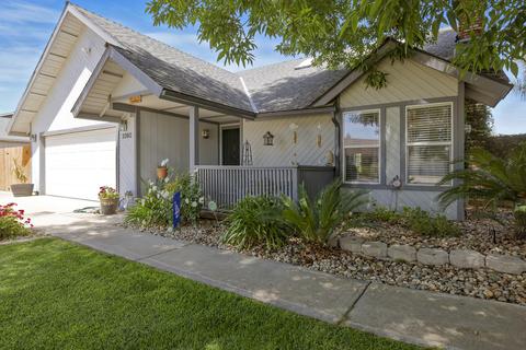 3202 E Race Ave, Visalia, CA 93292 photo 1