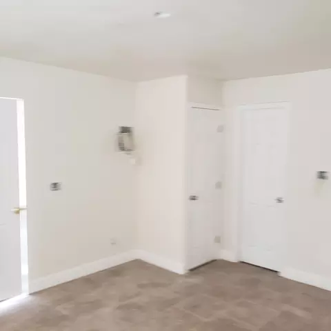 742 E King Ave, Tulare, CA 93274 photo 2