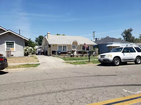 742 E King Ave, Tulare, CA 93274 photo 1