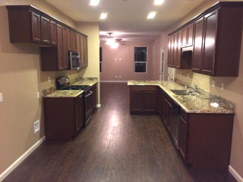2010 E Copper Ct, Visalia, CA 93292 photo 3