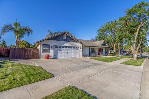 640 E Babcock Ave, Visalia, CA 93292 photo 4