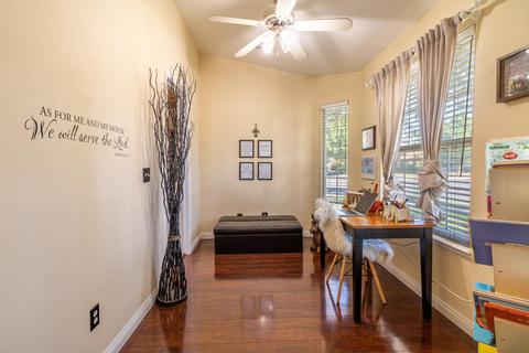 640 E Babcock Ave, Visalia, CA 93292 photo 8