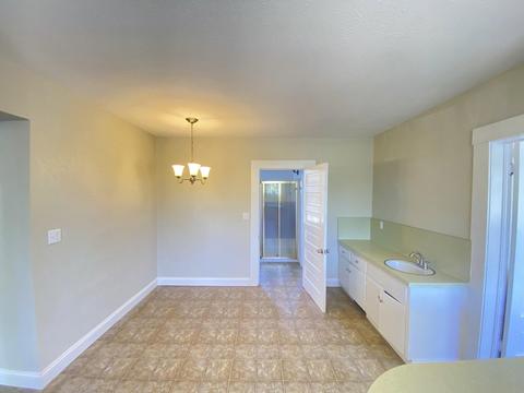 130 E 11th St, Hanford, CA 93230 photo 17