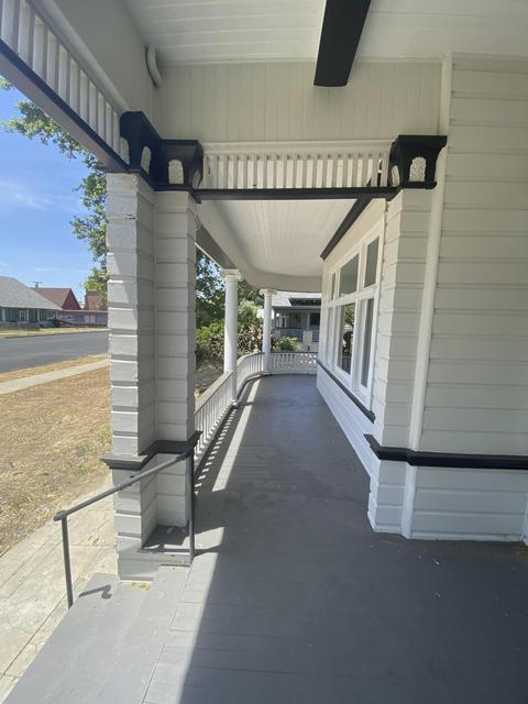 130 E 11th St, Hanford, CA 93230 photo 6