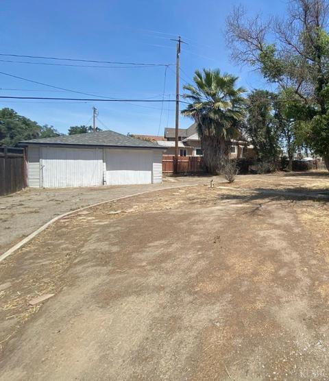 130 E 11th St, Hanford, CA 93230 photo 38