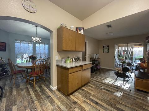 6020 W Iris Ct, Visalia, CA 93277 photo 13