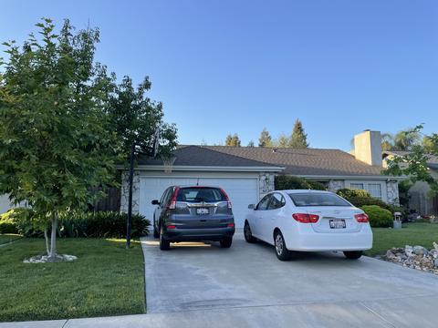 6020 W Iris Ct, Visalia, CA 93277 photo 4