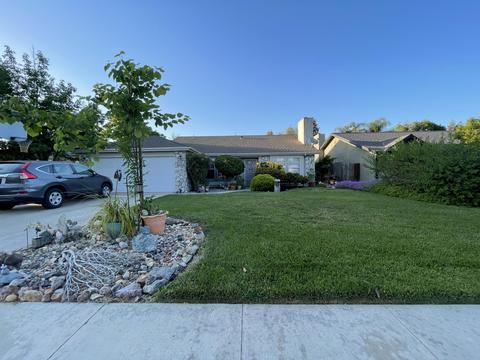 6020 W Iris Ct, Visalia, CA 93277 photo 2