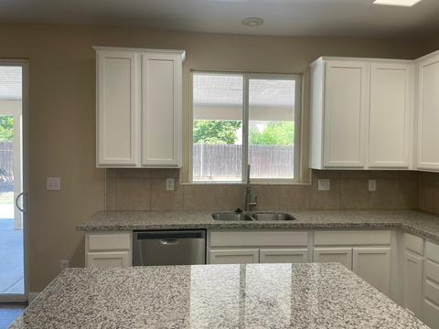 3902 E Vassar Ct, Visalia, CA 93292 photo 27