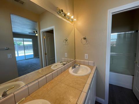 3902 E Vassar Ct, Visalia, CA 93292 photo 42