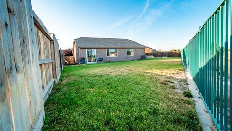 1158 Par Ave, Lemoore, CA 93245 photo 17