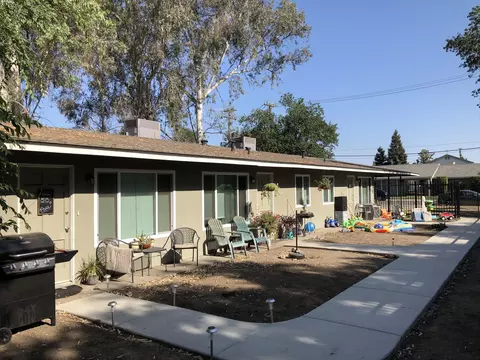 511 E Kaweah Ave, Visalia, CA 93292 photo 6