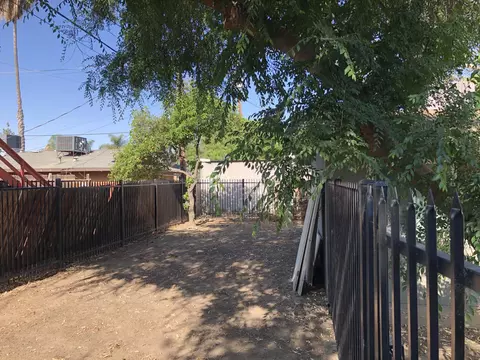 511 E Kaweah Ave, Visalia, CA 93292 photo 7
