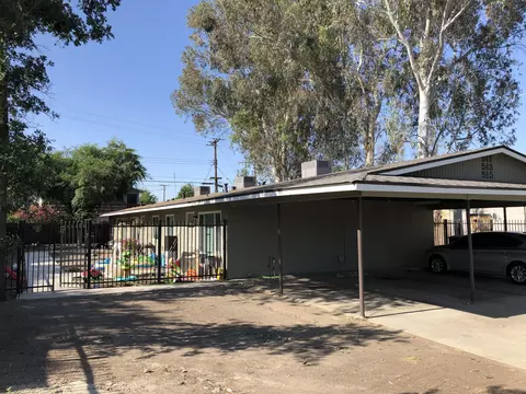 511 E Kaweah Ave, Visalia, CA 93292 photo 2