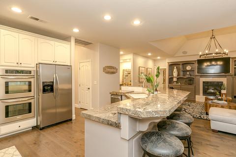 2834 E Laura Ct, Visalia, CA 93292 photo 18