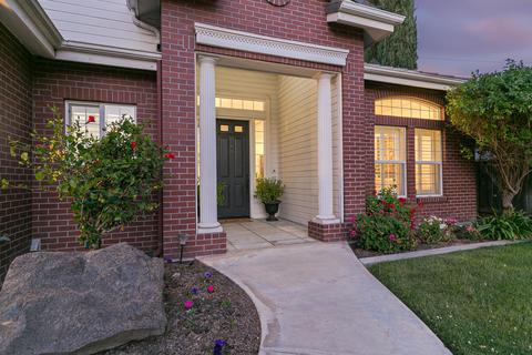 2834 E Laura Ct, Visalia, CA 93292 photo 3