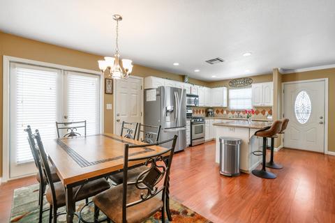 2060 E Bardsley Ave, Tulare, CA 93274 photo 12