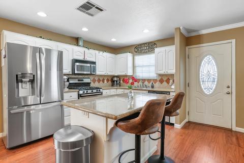 2060 E Bardsley Ave, Tulare, CA 93274 photo 9