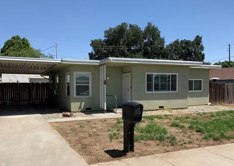 252 Toomey St, Lemoore, CA 93245 photo 2