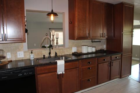 944 E Academy Ave, Tulare, CA 93274 photo 10
