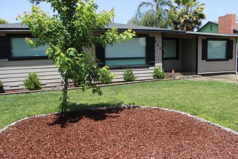 944 E Academy Ave, Tulare, CA 93274 photo 3