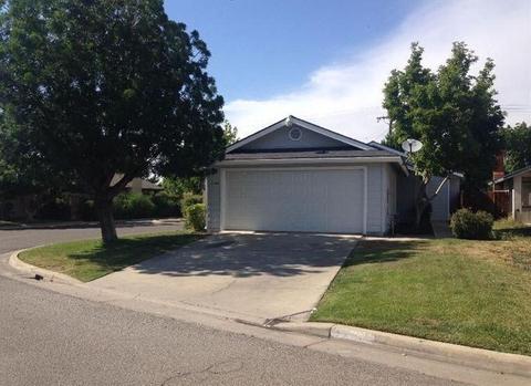 1408 E Ferguson Ct, Visalia, CA 93292 photo 1