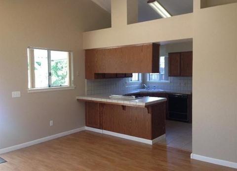 1408 E Ferguson Ct, Visalia, CA 93292 photo 8