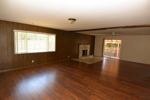 1585 E Boyer Dr, Tulare, CA 93274 photo 5
