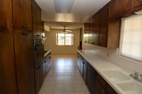1585 E Boyer Dr, Tulare, CA 93274 photo 6