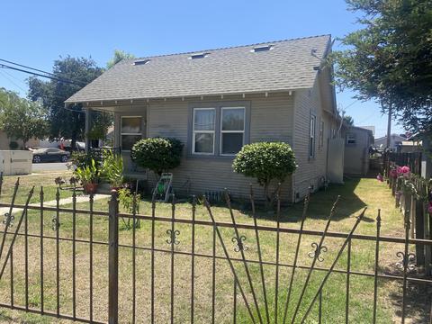 571 S E St, Tulare, CA 93274 photo 3