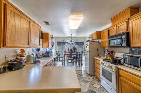 375 Morningside Dr, Dinuba, CA 93618 photo 9
