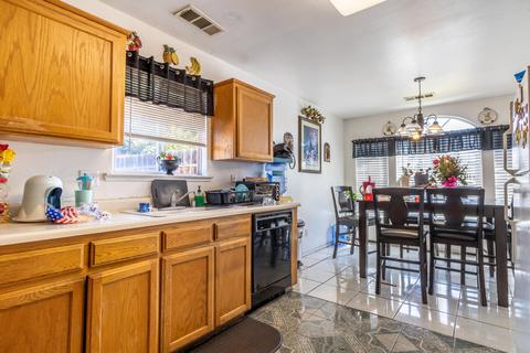 375 Morningside Dr, Dinuba, CA 93618 photo 10