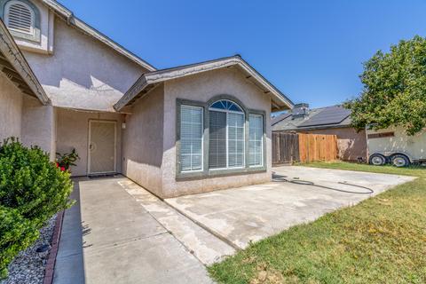 375 Morningside Dr, Dinuba, CA 93618 photo 4