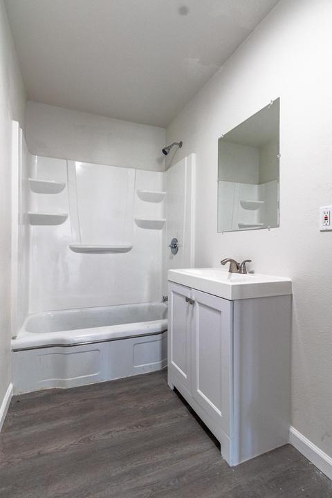 526 E Beacon Ave, Tulare, CA 93274 photo 12