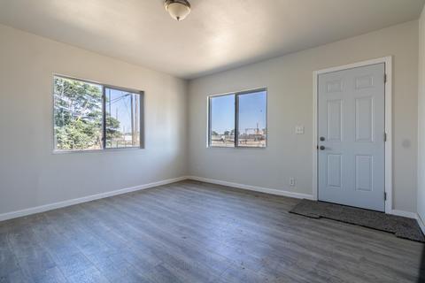 526 E Beacon Ave, Tulare, CA 93274 photo 5