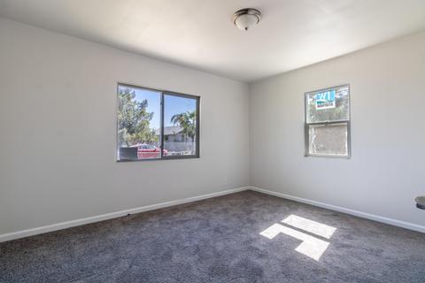 526 E Beacon Ave, Tulare, CA 93274 photo 13
