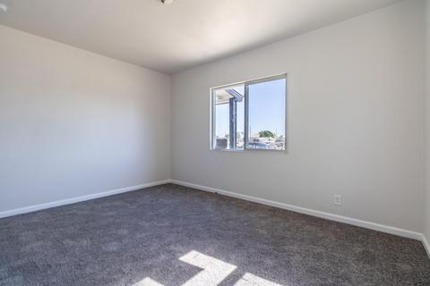 526 E Beacon Ave, Tulare, CA 93274 photo 14