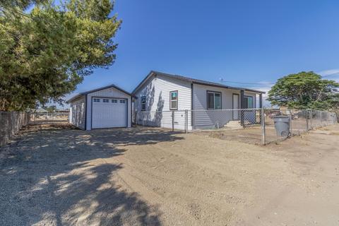526 E Beacon Ave, Tulare, CA 93274 photo 2