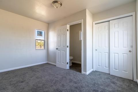 526 E Beacon Ave, Tulare, CA 93274 photo 16
