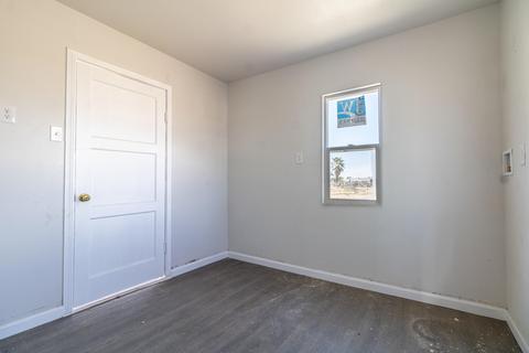 526 E Beacon Ave, Tulare, CA 93274 photo 10