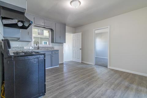 526 E Beacon Ave, Tulare, CA 93274 photo 8