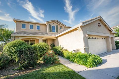 302 Johnson Ct, Tulare, CA 93274 photo 4