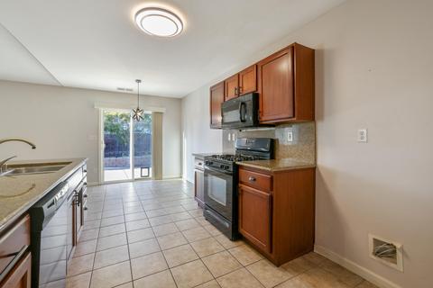 2514 E Victor Ave, Visalia, CA 93292 photo 8