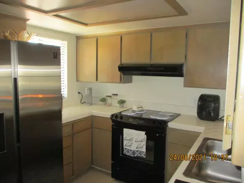 640 S 19th Ave #B-C, Lemoore, CA 93245 photo 8