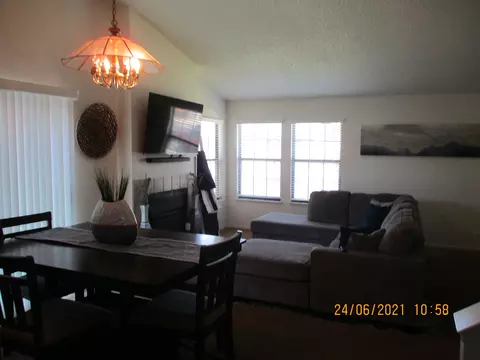 640 S 19th Ave #B-C, Lemoore, CA 93245 photo 10