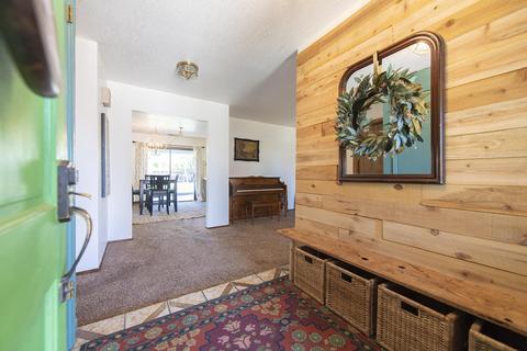 2400 E Hillcrest Ct, Visalia, CA 93292 photo 9