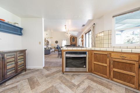 2400 E Hillcrest Ct, Visalia, CA 93292 photo 29